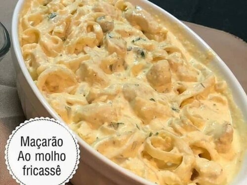 Macarrão com Frango com Molho Fricassé