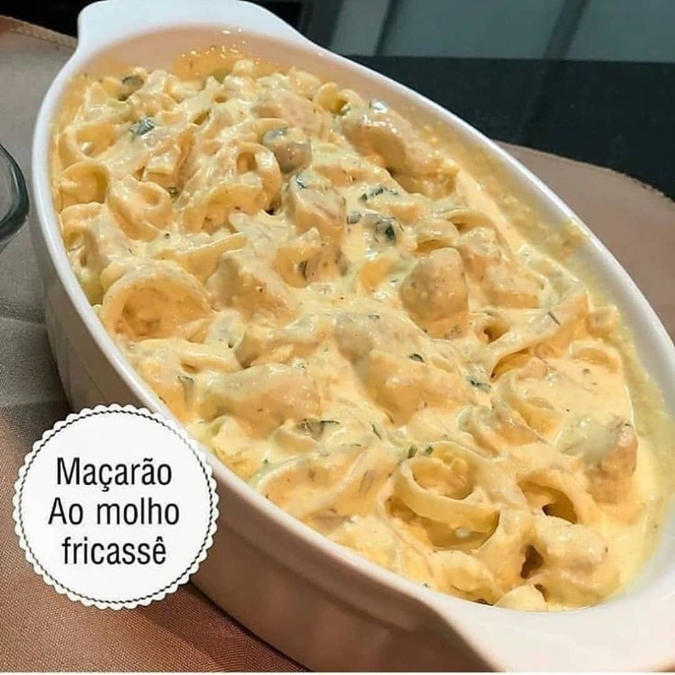 Macarrão com Frango com Molho Fricassé