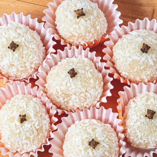 24 Receitas de Docinhos para Festa Fáceis, Econômicos e Irresistíveis 20 Beijinho sem leite condensado