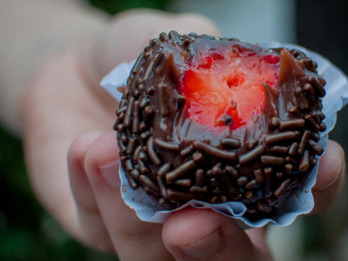 Brigadeiro com Morango Gourmet