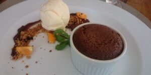 Petit Gateau de Microondas com Sorvete