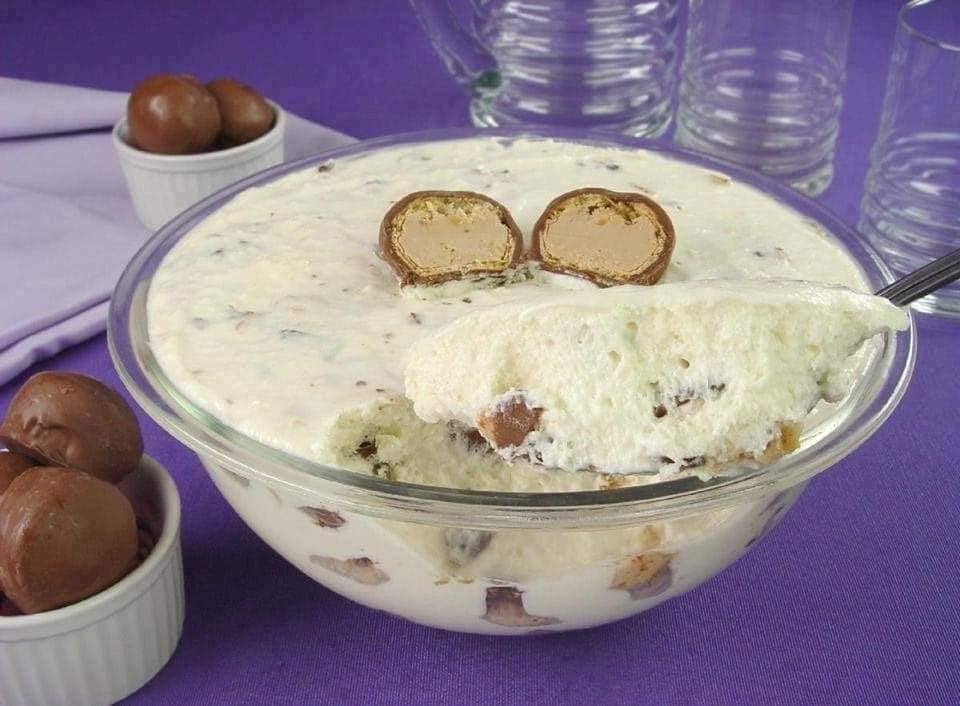 Mousse de Leite Condensado com Sonho de Valsa