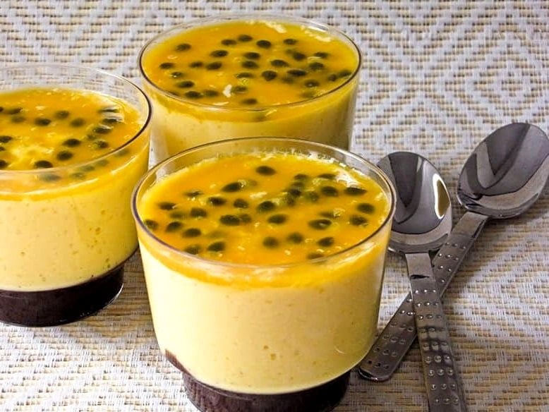 Mousse de Maracuj com Calda