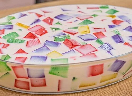 Gelatina Colorida com Creme de Leite Condensado: Doce de Gelatina