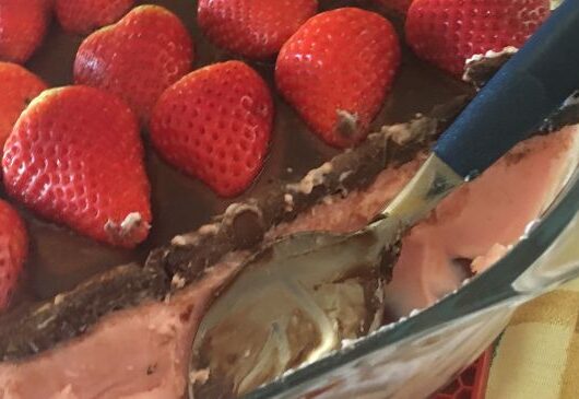 Mousse de morango com chocolate