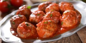 Almôndegas Caseiras com Molho de Tomate