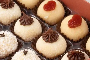 Beijinho gourmet enrolado e decorado