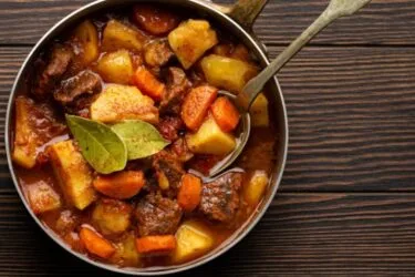 Carne de Panela com Batatas e Cenoura