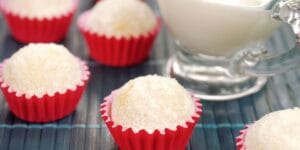 Docinho de Leite Ninho coberto com leite em pó