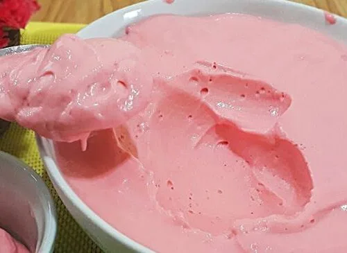 Mousse de Morango com Tang