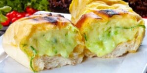 Pão de alho na airfryer, crocante e saboroso