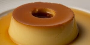 Pudim de leite condensado cremoso desenformado