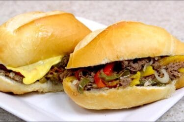 Carne Louca servida com pão