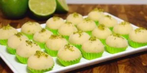 Brigadeiro de limão cremoso com cobertura de açúcar