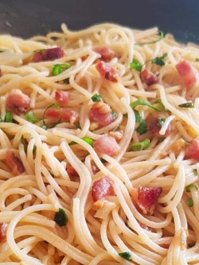 O Segredo do Macarrão Alho e Óleo com Bacon Perfeito!