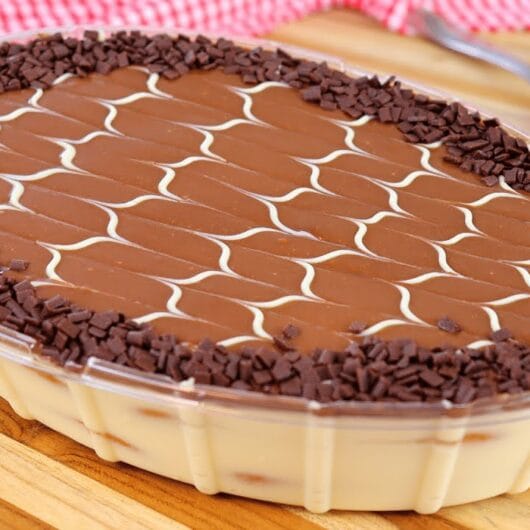 10 Receitas de Pavê Fáceis e Irresistíveis Para Qualquer Ocasião 7 Pavê Simples com Ganache de Chocolate