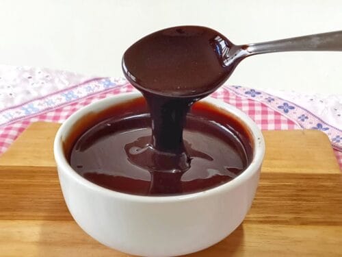 Calda de Chocolate Fácil – 3 Ingredientes