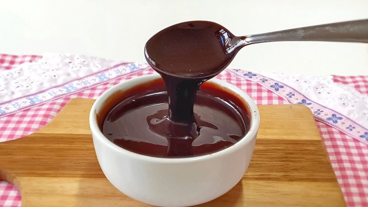 Calda de Chocolate Fácil - 3 Ingredientes 1 Calda de Chocolate Fácil - 3 Ingredientes