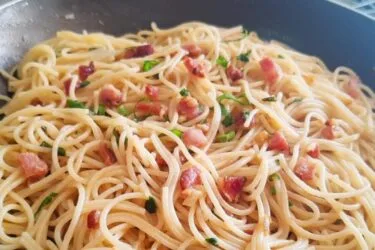 Macarrão Alho e Óleo com Bacon
