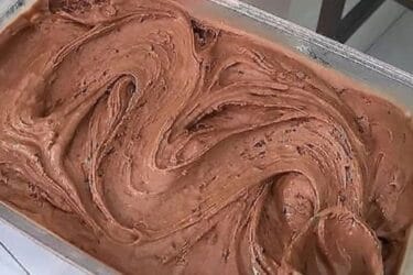 Sorvete de Ovomaltine Caseiro cremoso