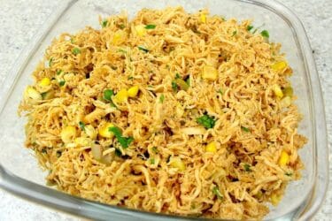 Recheio de frango desfiado cremoso, pronto para usar em tortas e empadas