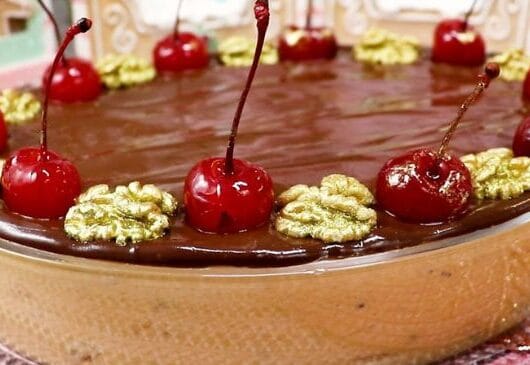 10 Receitas de Pavê Fáceis e Irresistíveis Para Qualquer Ocasião 10 Pavê de Natal com cobertura de chocolate e nozes