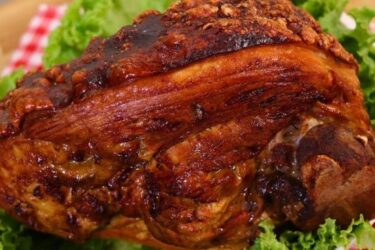 Pernil de Porco assado, com couro crocante e carne suculenta