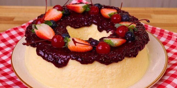 Pudim de Ricota com Frutas Vermelhas