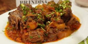 Rabada na panela de pressão com molho e temperos