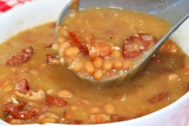 Prato de Feijão Simples com Bacon e Linguiça