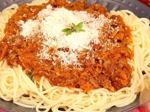 Macarrão à Bolonhesa Tradicional e Saboroso