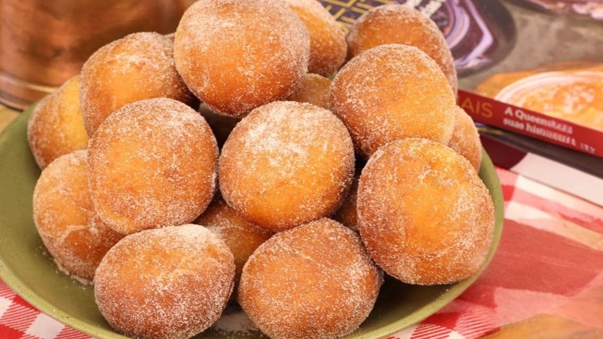 Receita de Mini Sonhos de Padaria Recheados