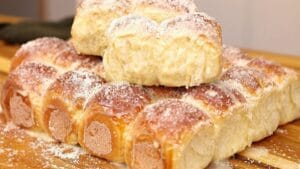 Pão de leite condensado doce fofinho com coco ralado