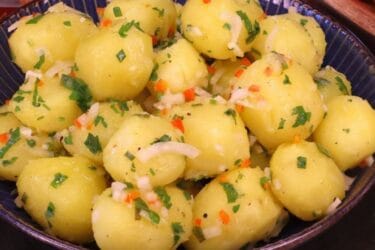 Salada de batata bolinha temperada com limão e azeite