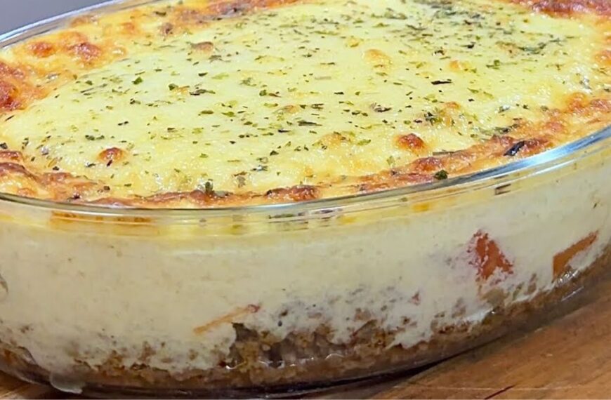 Carne moída com creme de milho e mussarela gratinada