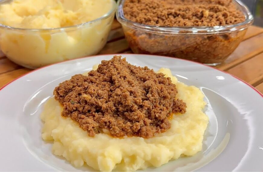 Carne moída com purê de batata cremoso