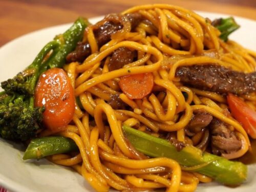 Yakisoba Caseiro Rápido e Fácil