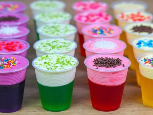 Copinho de Gelatina com Mousse Colorido e Refrescante