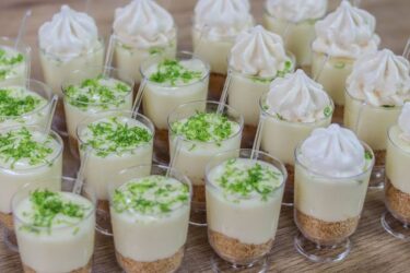 Torta de Limão no Copinho cremosa e refrescante
