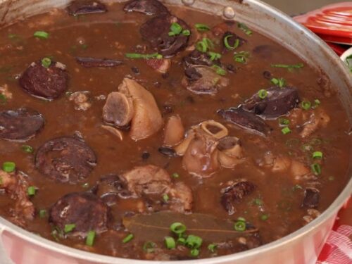 Feijoada Completa Tradicional (Encorpada, Saborosa e Bem Brasileira)