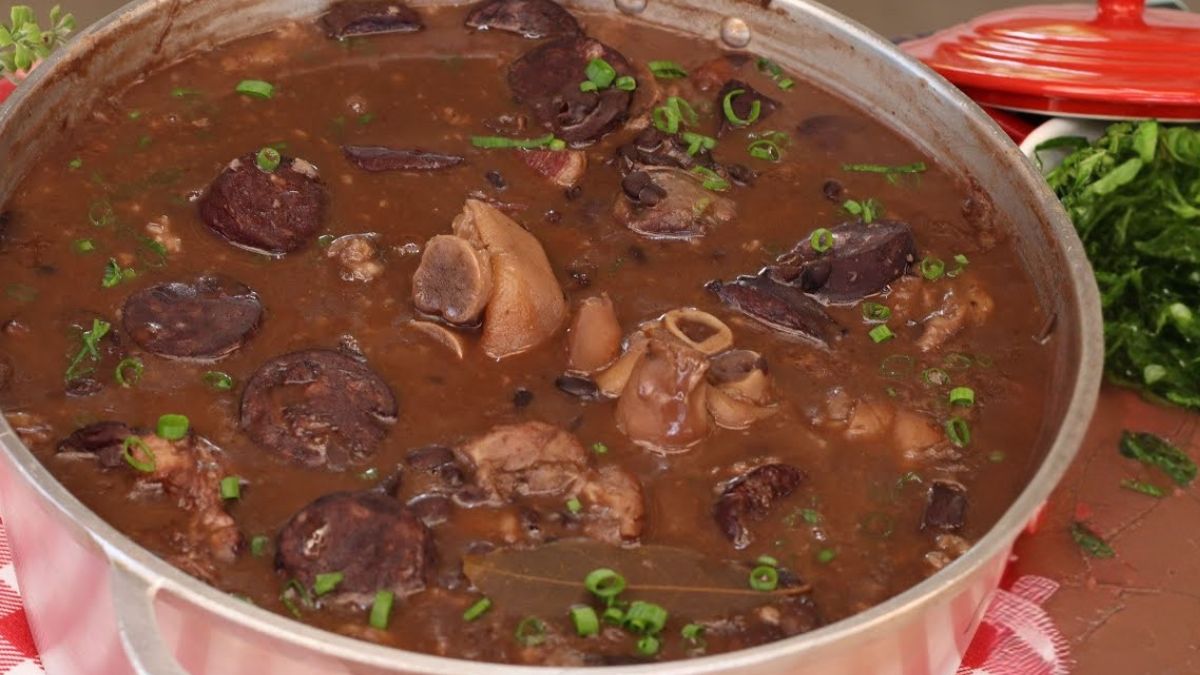 Feijoada Completa Tradicional (Encorpada, Saborosa e Bem Brasileira)