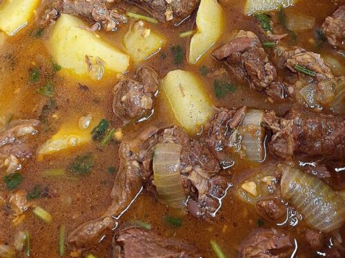 Picadinho de Carne com Batata Simples, Caseiro e Bem Temperado