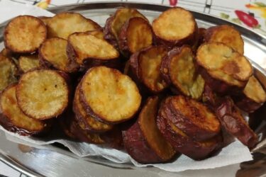 Batata doce frita dourada e crocante por fora