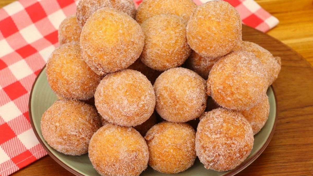 Bolinho de Chuva com Massa de Banana: O Segredo para Ficar Sequinho e Fofinho