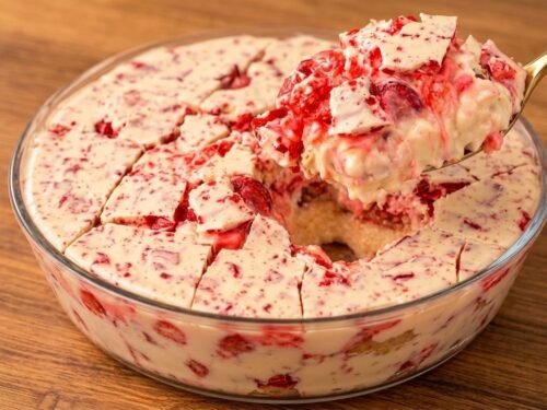 Pavê de Morango Cravejado: A Sobremesa Tendência, Fácil e Perfeita para a Família!