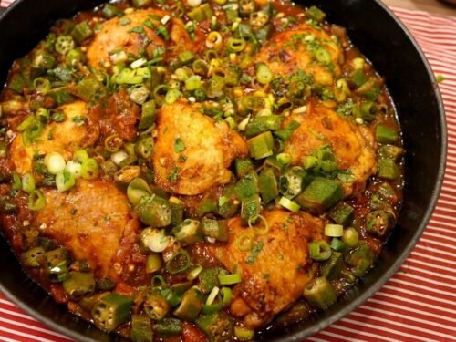Frango com Quiabo de Vó: O Segredo para Ficar Soltinho, Suculento e Zero Baba!