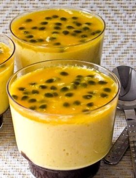 Mousse de Maracujá com Calda