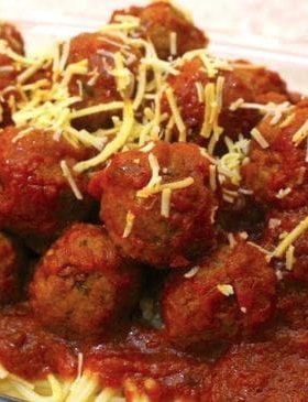 Almôndegas Caseiras Fritas com Molho de Tomate