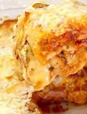 Lasanha à Bolonhesa com queijo derretido e carne moída