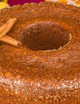 Bolo de banana de liquidificador com aveia fofinho